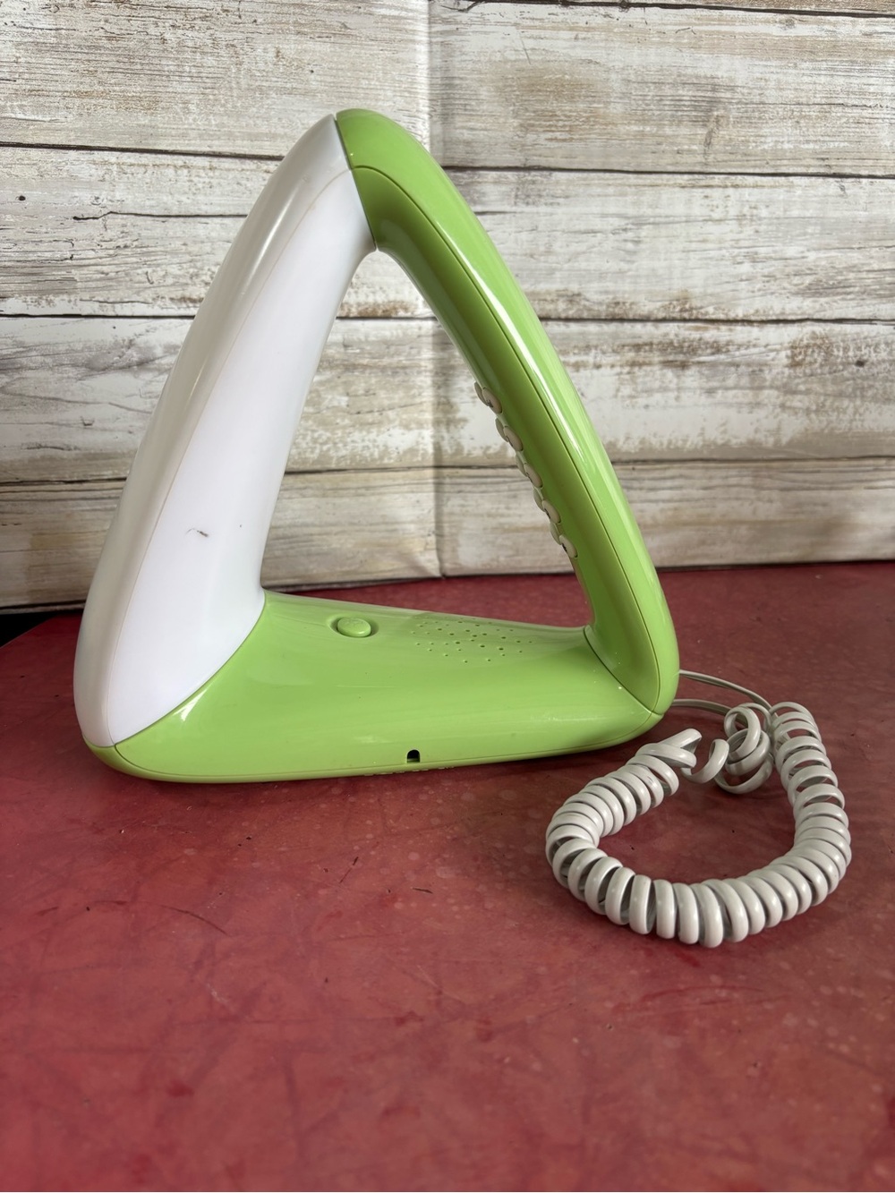 Vintage 1990’s telephone night light novelty space age triangle green phone
